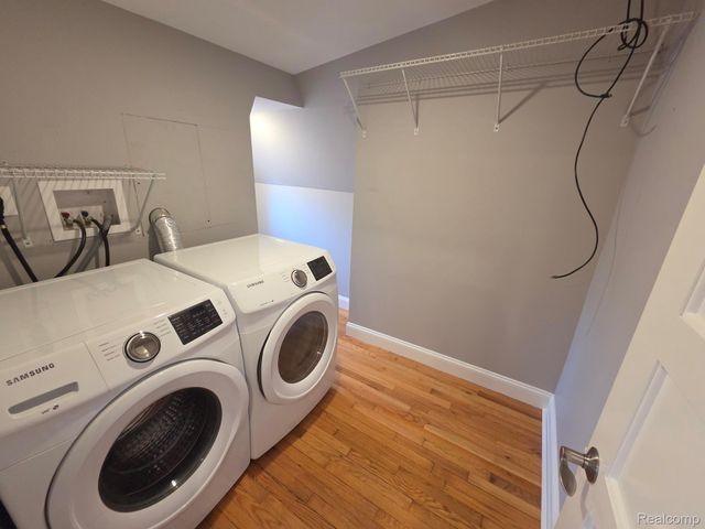 22305 Beech st, Dearborn, MI 48124