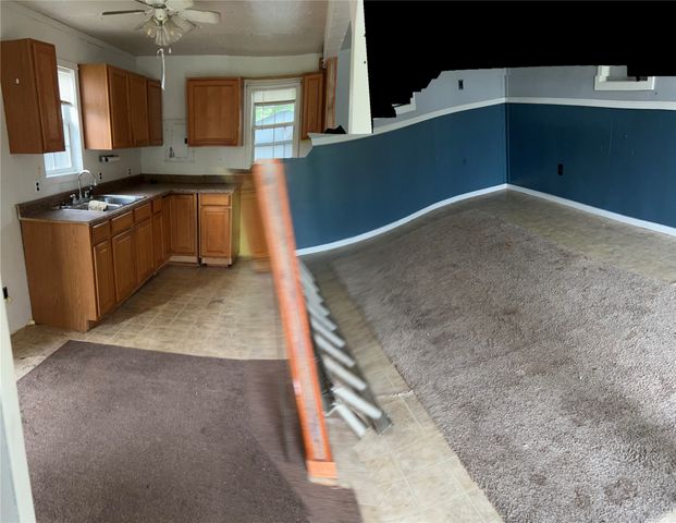 206 Taylor Street, Bowie, TX 76230