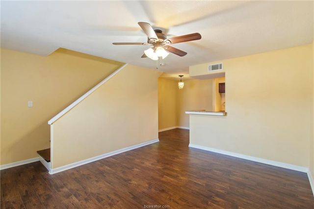 904 University Oaks Boulevard 56, College Station, TX 77840