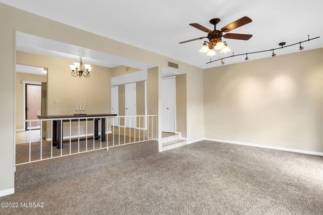 9484 E Golden W Street, Tucson, AZ 85710