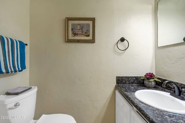 9484 E Golden W Street, Tucson, AZ 85710