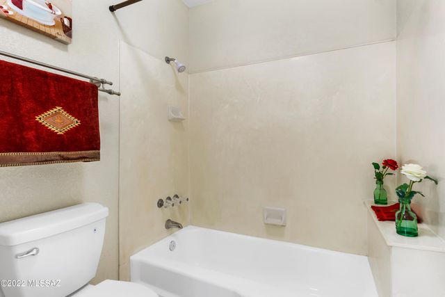 9484 E Golden W Street, Tucson, AZ 85710
