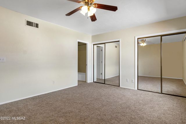 9484 E Golden W Street, Tucson, AZ 85710