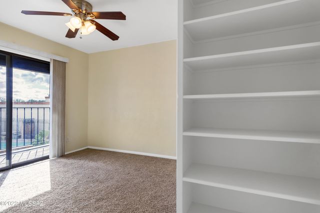 9484 E Golden W Street, Tucson, AZ 85710