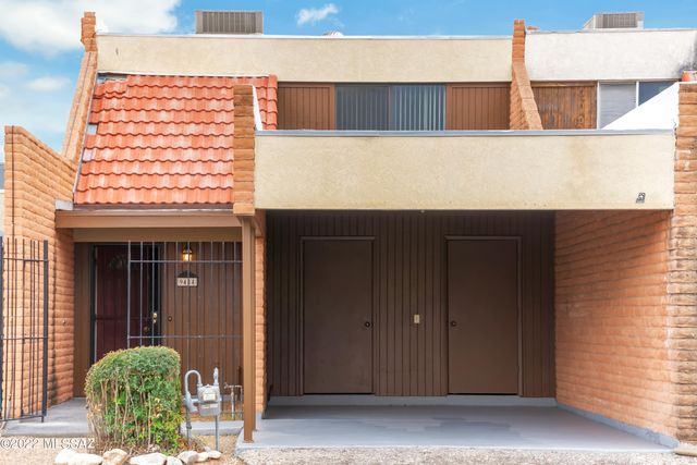 9484 E Golden W Street, Tucson, AZ 85710