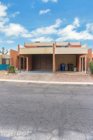 9484 E Golden W Street, Tucson, AZ 85710