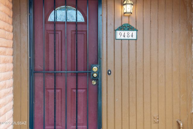 9484 E Golden W Street, Tucson, AZ 85710