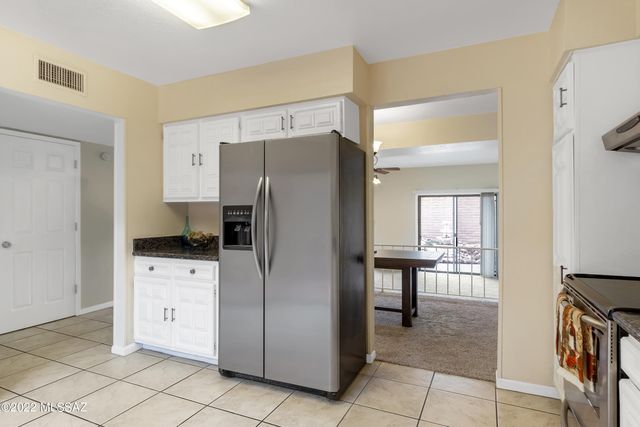 9484 E Golden W Street, Tucson, AZ 85710