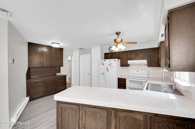 19 Robinson Road, Brick, NJ 08724
