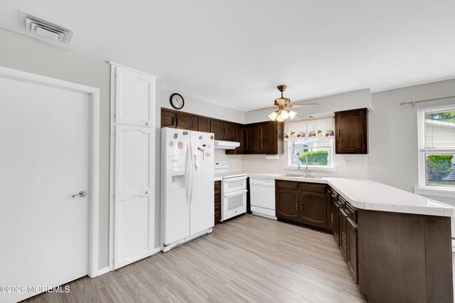 19 Robinson Road, Brick, NJ 08724