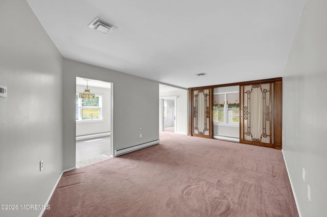 19 Robinson Road, Brick, NJ 08724