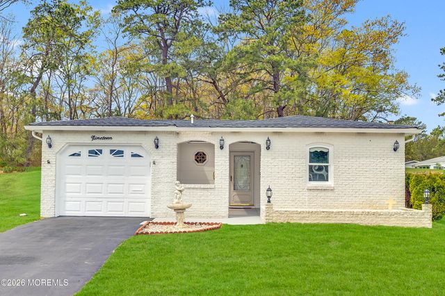19 Robinson Road, Brick, NJ 08724