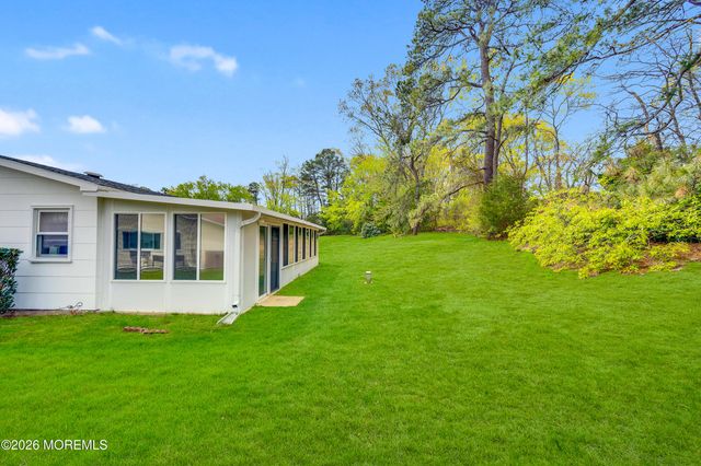 19 Robinson Road, Brick, NJ 08724