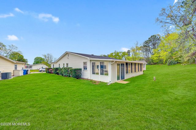 19 Robinson Road, Brick, NJ 08724