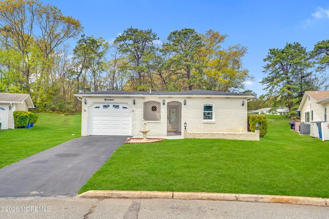 19 Robinson Road, Brick, NJ 08724