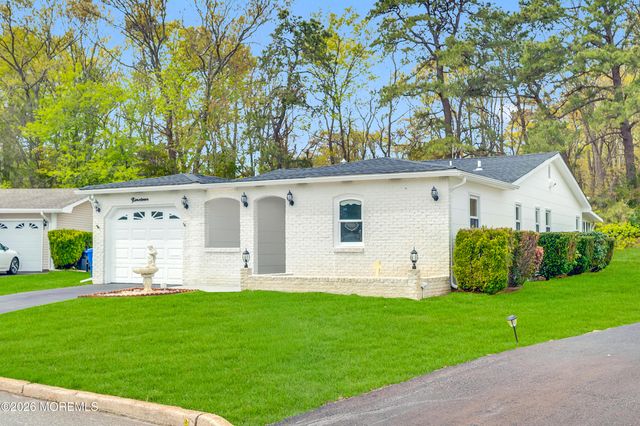 19 Robinson Road, Brick, NJ 08724