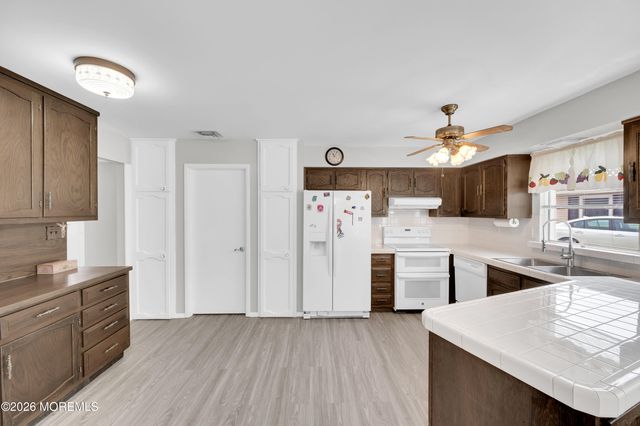 19 Robinson Road, Brick, NJ 08724