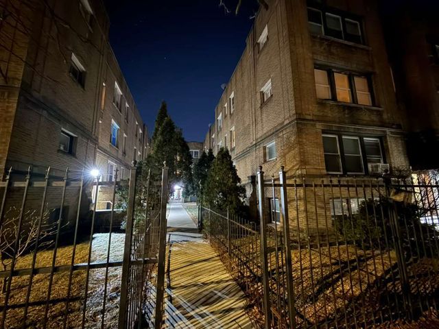 1707 W Wallen Avenue 2G, Chicago, IL 60626