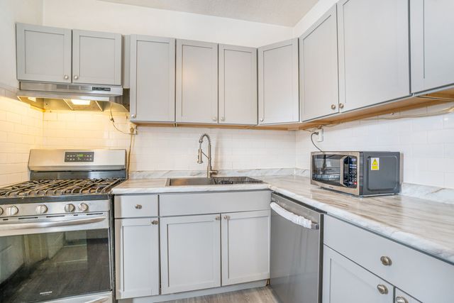 1707 W Wallen Avenue 2G, Chicago, IL 60626