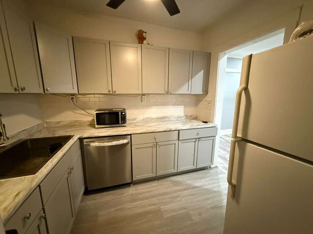 1707 W Wallen Avenue 2G, Chicago, IL 60626