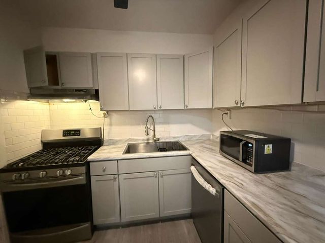 1707 W Wallen Avenue 2G, Chicago, IL 60626