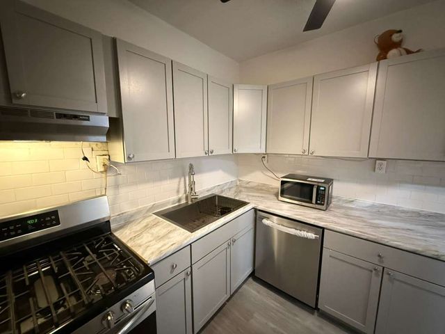 1707 W Wallen Avenue 2G, Chicago, IL 60626