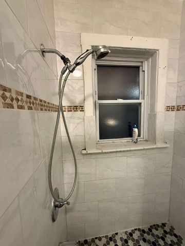 1707 W Wallen Avenue 2G, Chicago, IL 60626