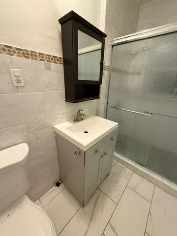 1707 W Wallen Avenue 2G, Chicago, IL 60626