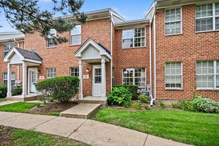 3 4 Seasons Court, Elmhurst, IL 60126