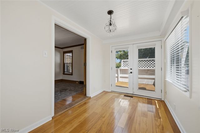 1415 Blossom Park Avenue, Lakewood, OH 44107