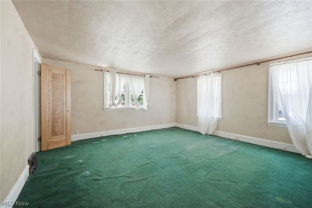 1415 Blossom Park Avenue, Lakewood, OH 44107