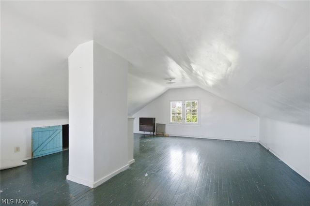 1415 Blossom Park Avenue, Lakewood, OH 44107