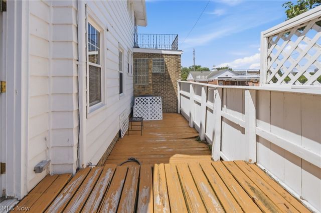 1415 Blossom Park Avenue, Lakewood, OH 44107