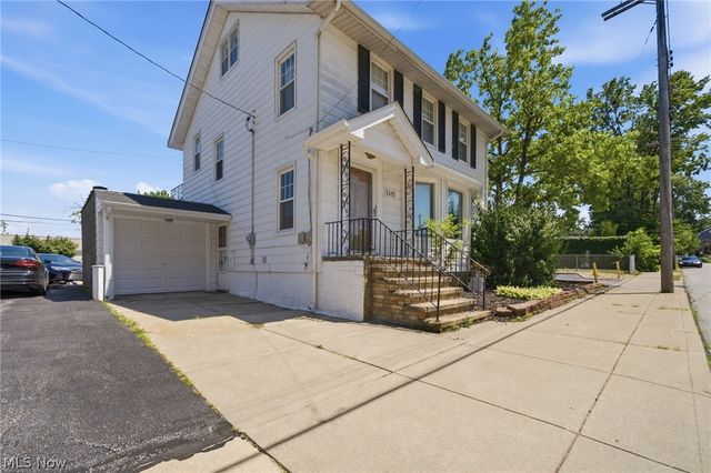 1415 Blossom Park Avenue, Lakewood, OH 44107