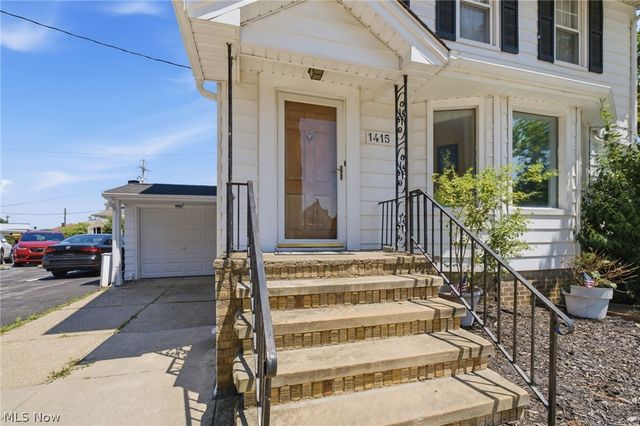 1415 Blossom Park Avenue, Lakewood, OH 44107