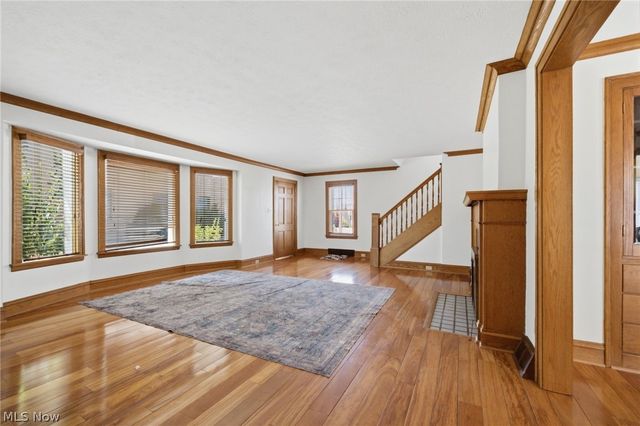 1415 Blossom Park Avenue, Lakewood, OH 44107
