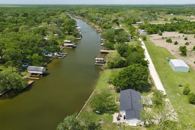 266 Pr 674, Sargent, TX 77414