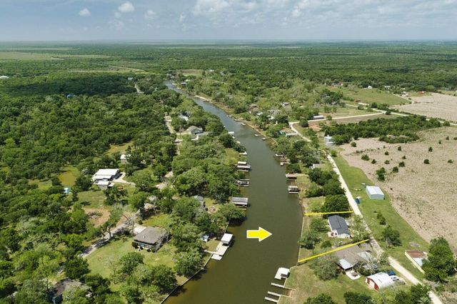266 Pr 674, Sargent, TX 77414