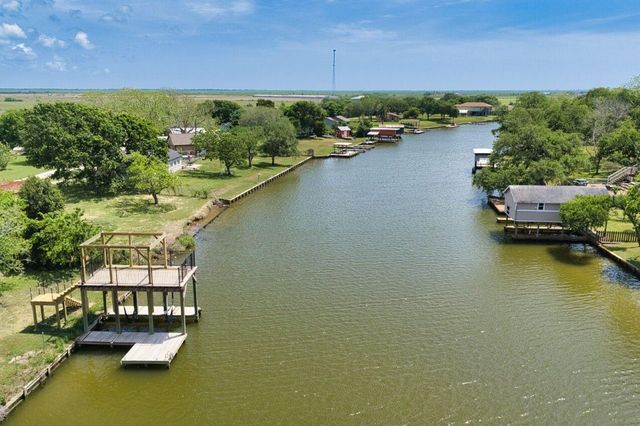 266 Pr 674, Sargent, TX 77414