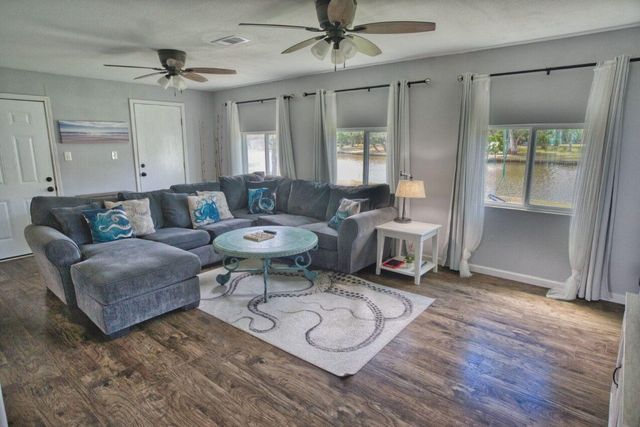 266 Pr 674, Sargent, TX 77414