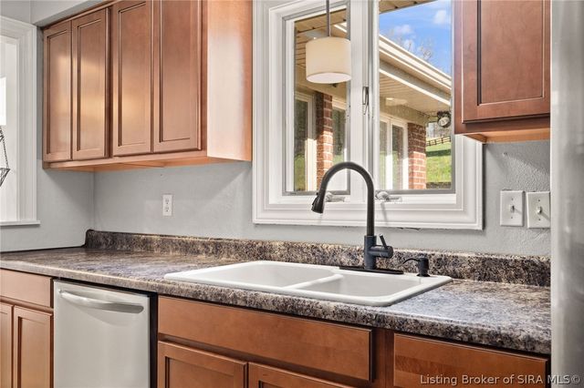 6256 Scottsville Road, Floyds Knobs, IN 47119