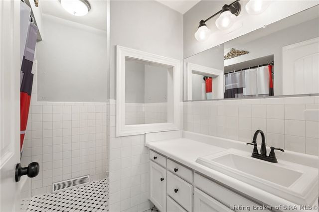 6256 Scottsville Road, Floyds Knobs, IN 47119