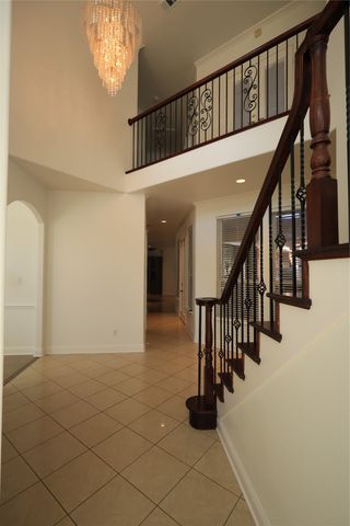 8925 Hunters Glen Trail, Fort Worth, TX 76120