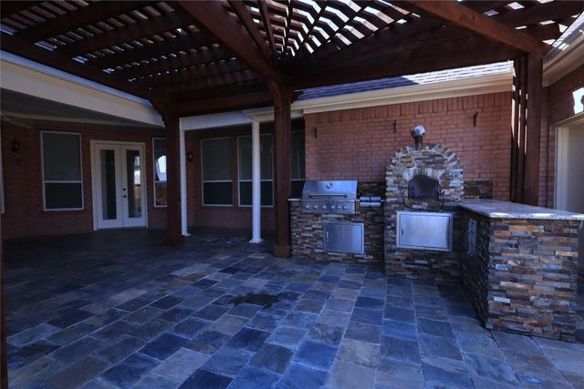 8925 Hunters Glen Trail, Fort Worth, TX 76120