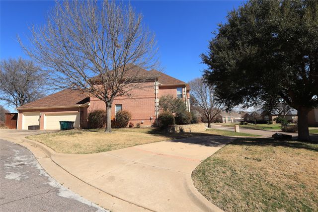 8925 Hunters Glen Trail, Fort Worth, TX 76120