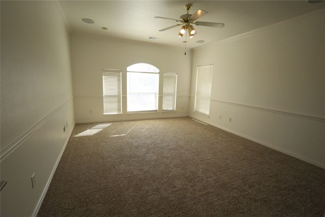 8925 Hunters Glen Trail, Fort Worth, TX 76120