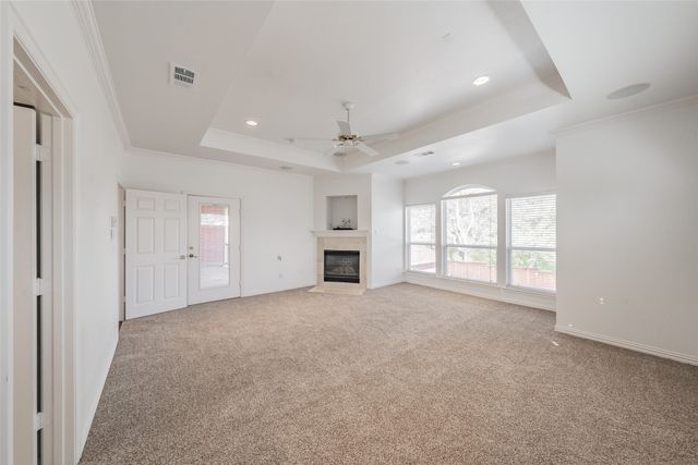 8925 Hunters Glen Trail, Fort Worth, TX 76120