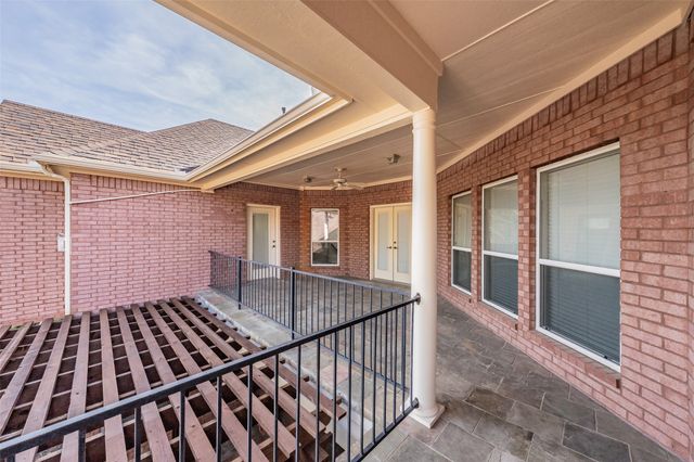 8925 Hunters Glen Trail, Fort Worth, TX 76120