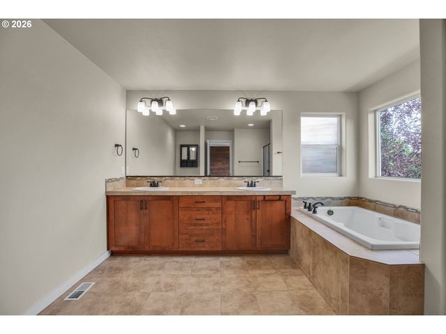 20435 Sw GRACIE St, Beaverton, OR 97006