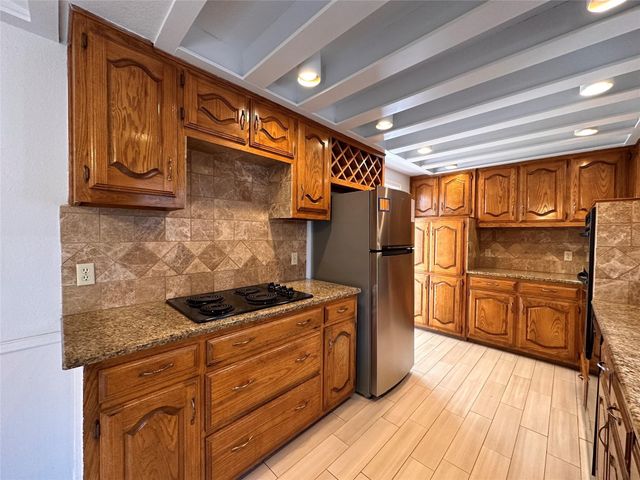 1030 Clinton Street, Carrollton, TX 75007